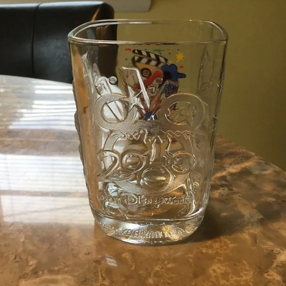 Disney World 2000 McDonald’s Glasses Epcot and MGM (2 Glasses) - Picture 8 of 16